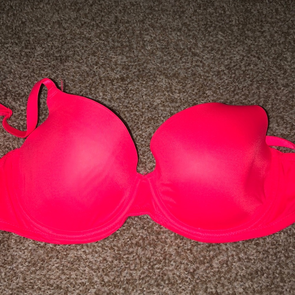Victoria’s Secret pink bra